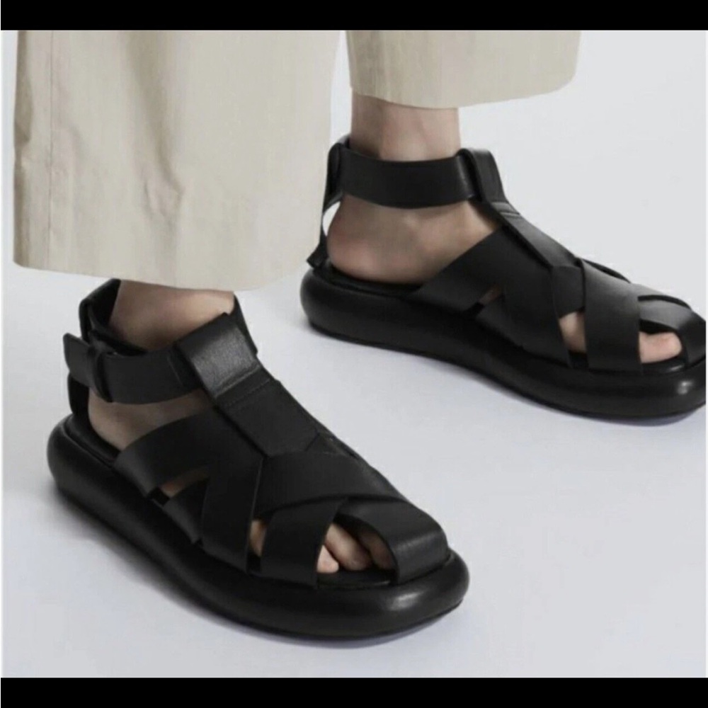 COS Black Leather fisherman Sandals size US 7/ EURO 38